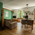 Apartament Oomph True Tree House Moko Warszawa
