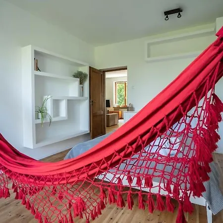 Oomph True Tree House Moko *