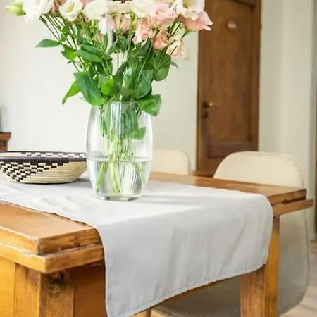 Oomph True Tree House Moko Apartment