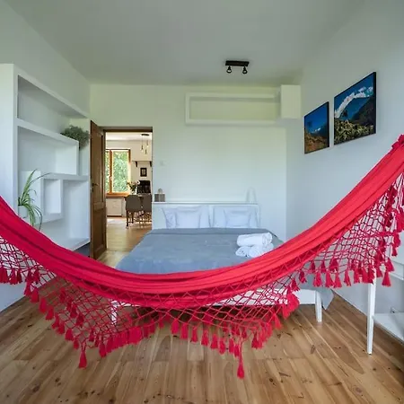 Oomph True Tree House Moko Апартаменты Варшава