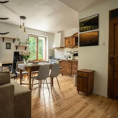 Oomph True Tree House Moko *