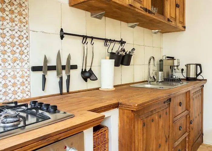 Oomph True Tree House Moko