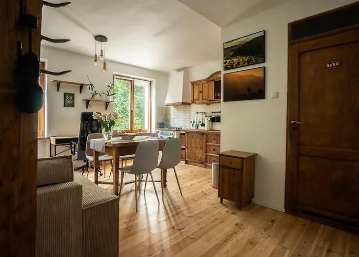 Oomph True Tree House Moko *