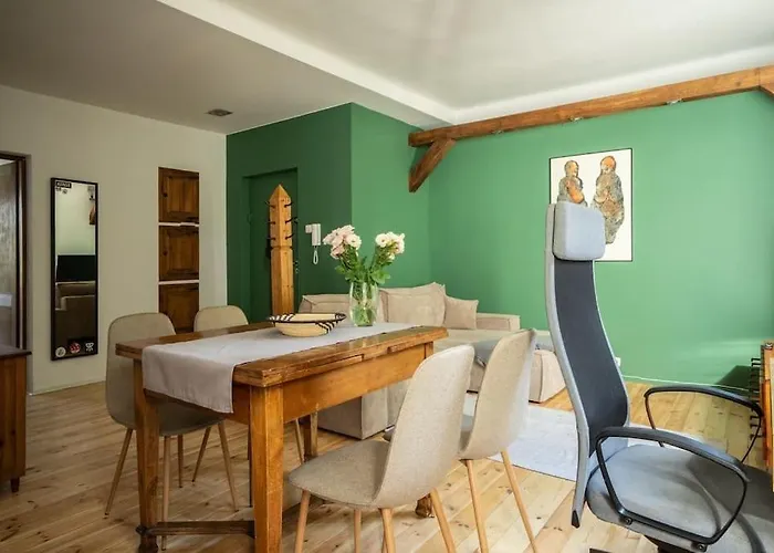 Oomph True Tree House Moko Apartament *