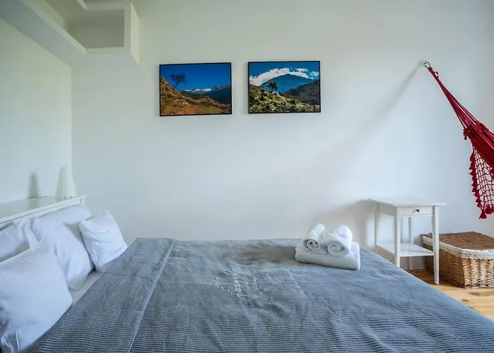 Oomph True Tree House Moko *